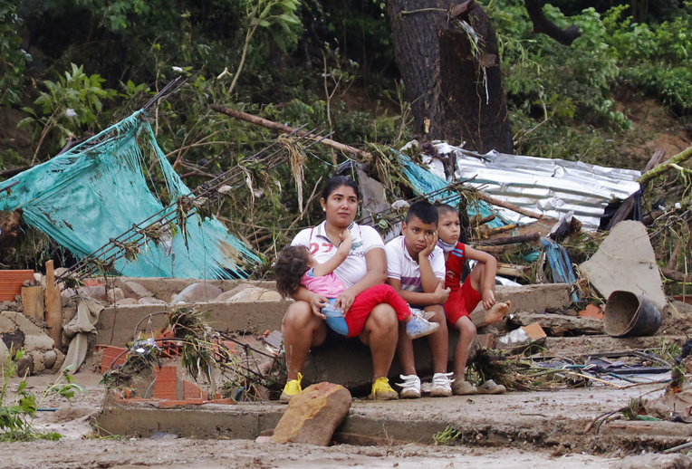 La tempête tropicale Iota s'affaiblit, 38 morts en Amérique centrale