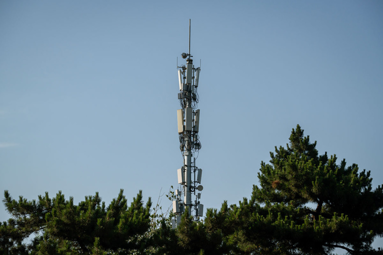 Téléphonie mobile: SFR lance la 5G à Nice, première ville couverte