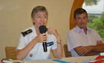 La contre amiral Anne Cullerre et le Haut-commissaire Jean-Pierre Laflaquière.