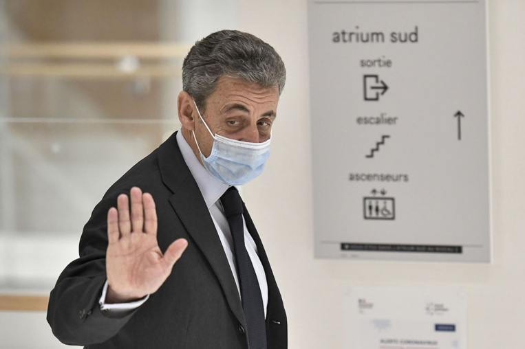 Affaire des "écoutes": Sarkozy dénonce des "infamies" à la reprise de son procès pour corruption Affaire des "écoutes": Sarkozy dénonce des "infamies" à la reprise de son procès pour corruption