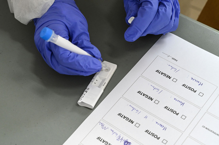 Tests massifs, isolement, vaccin: Castex donne des pistes avant jeudi Tests massifs, isolement, vaccin: Castex donne des pistes avant jeudi