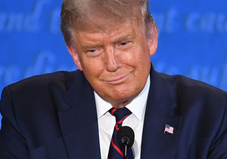 De plus en plus isolé, Trump évoque une candidature en 2024 De plus en plus isolé, Trump évoque une candidature en 2024