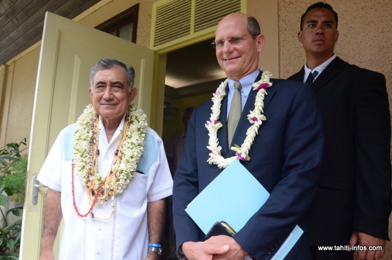 Oscar Temaru et Ted Wilson, le 8 février 2013 à la Présidence de Polynésie française