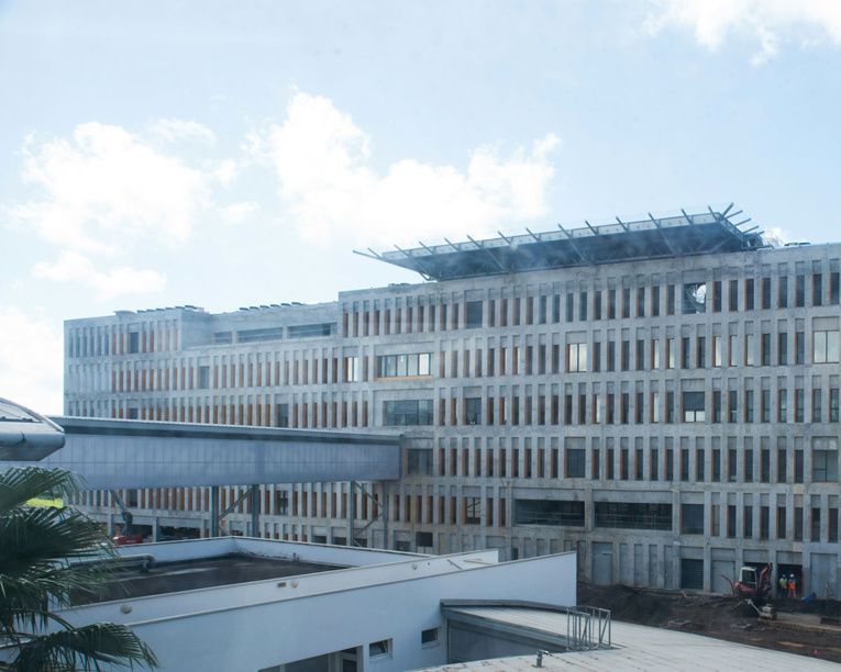 Une photo prise en 2016 du CHU de Meynard, à Fort de France (Nicolas Derné / AFP). Une photo prise en 2016 du CHU de Meynard, à Fort de France (Nicolas Derné / AFP).