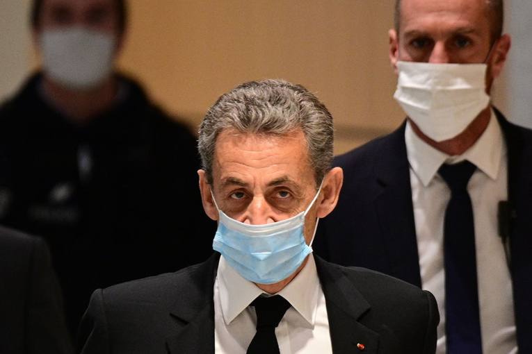Au procès Sarkozy, la parole aux procureurs financiers