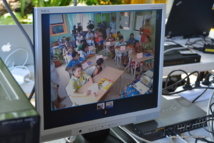Une classe de Raivavae suit par liaison internet un cours d'anglais dispensé depuis la DEP à Pirae et retransmise à Papeete sur le site du Fifo.