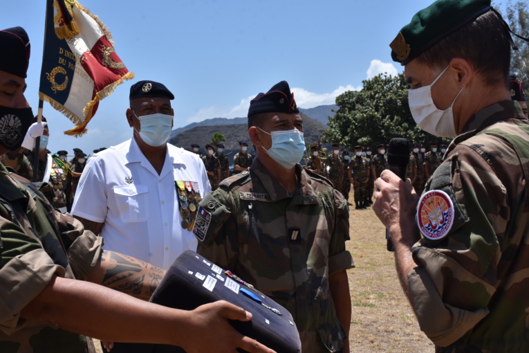 Le sergent Raymond Tehuritaua s'est vu remettre la médaille militaire. Le sergent Raymond Tehuritaua s'est vu remettre la médaille militaire.