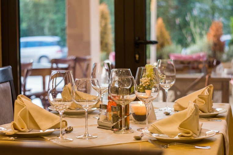 Covid-19: une étude lève un coin de voile sur le rôle des restaurants