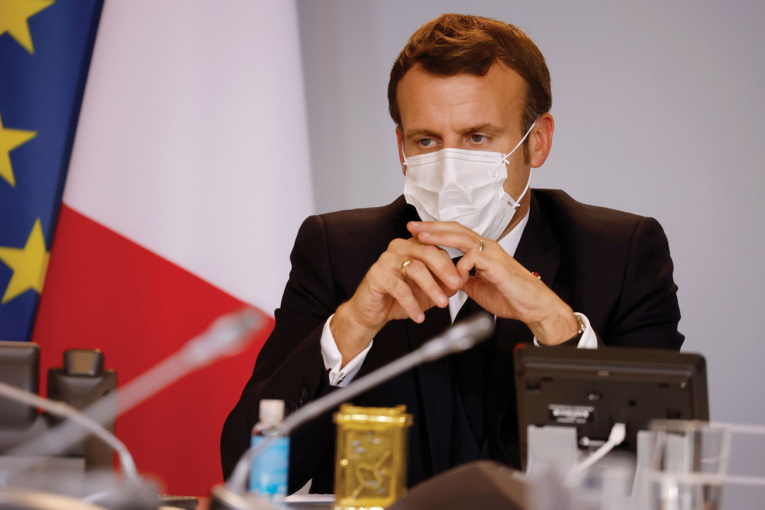 Covid-19 : Macron ressent des "symptômes légers"