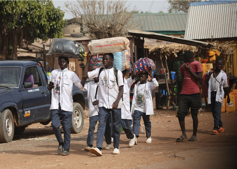 Rapt d'élèves au Nigeria: au moins 300 ont été libérés