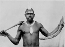 Un natif de la tribu de Kabi. Les “Noirs” étaient jugés “sauvages et perfides” par les autorités du Queensland.