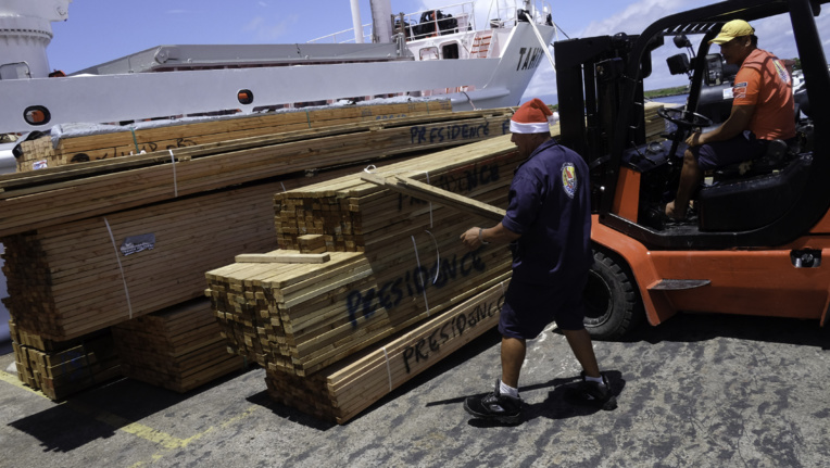 Edouard Fritch salue le "miracle de Noël" de la solidarité pour Fidji