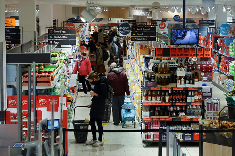 Bas coûts et pénurie organisée: recette à succès pour une paire de baskets Bas coûts et pénurie organisée: recette à succès pour une paire de baskets