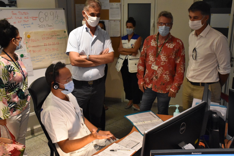 La délégation a rencontré les équipes du SAMU, mobilisées au sein du centre de réception et de régulation des appels (CRRA) du numéro "15".