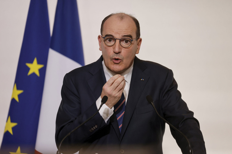 Covid-19 : Castex maintient toutes les restrictions, accélère la vaccination