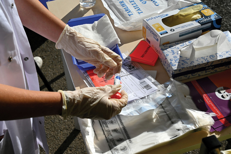 Cluster près de Rennes : la première contamination "ne correspond pas au variant britannique" du coronavirus Cluster près de Rennes : la première contamination "ne correspond pas au variant britannique" du coronavirus