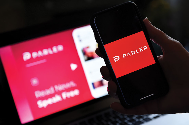 Le réseau social conservateur Parler ne répond plus après son expulsion par Amazon, Apple et Google Le réseau social conservateur Parler ne répond plus après son expulsion par Amazon, Apple et Google