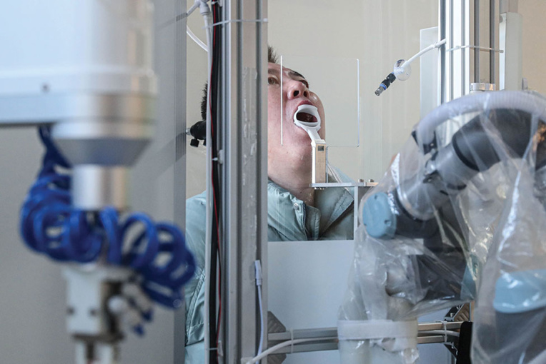 Covid-19: les variants essaiment, le virus menace toujours plus Covid-19: les variants essaiment, le virus menace toujours plus