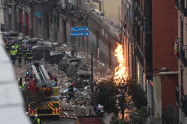 Deux morts dans une explosion apparemment due au gaz à Madrid
