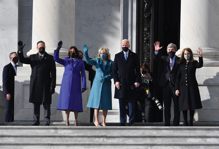 Joe Biden et Kamala Harris arrivent au Capitole pour prêter serment Joe Biden et Kamala Harris arrivent au Capitole pour prêter serment