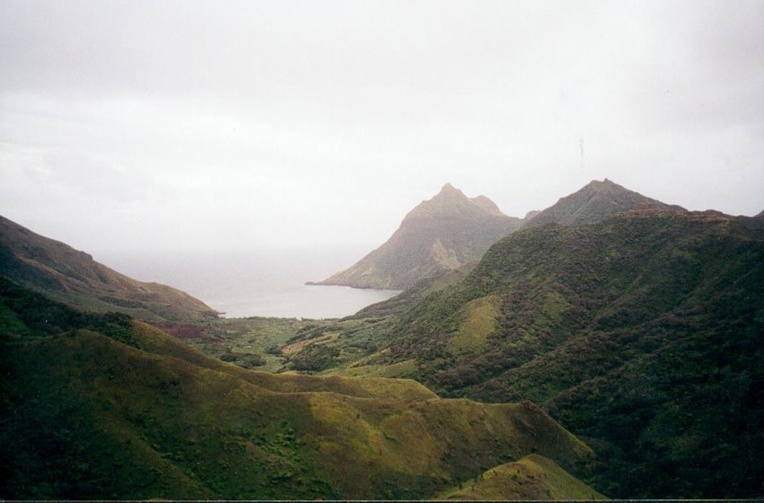 La petite baie de Hiri (photo Sardon). La petite baie de Hiri (photo Sardon).