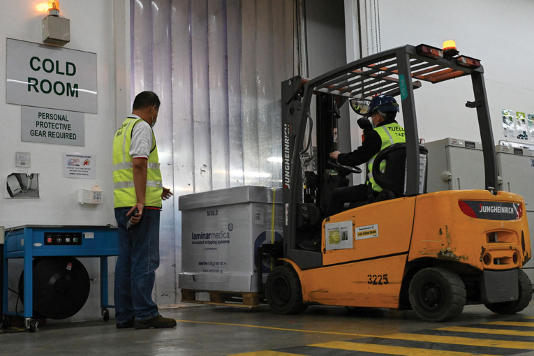 Chaleur, îles lointaines: en Asie, acheminer les vaccins est un vrai défi Chaleur, îles lointaines: en Asie, acheminer les vaccins est un vrai défi