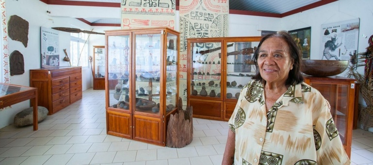 Yvonne Katupa, maire de la vallée de Hatiheù, située sur la côté Nord de l'île de Nuku Hiva. L'éxistence de ce musée est un rêve devenu réalité.