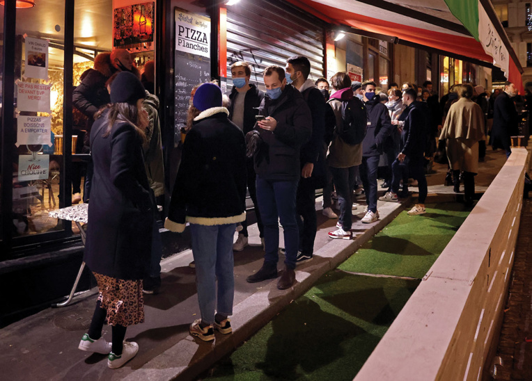 Deux membres de la Cour du droit d'asile sanctionnés pour avoir déjeuné au restaurant