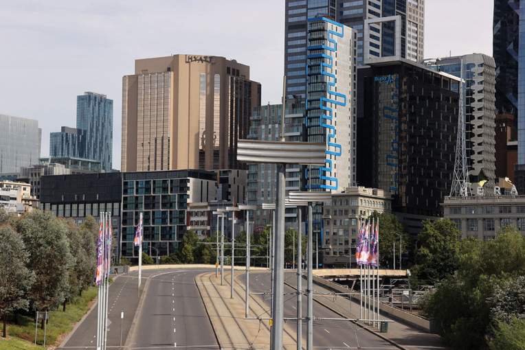 En Australie, la stricte quarantaine des voyageurs n'empêche pas des contaminations