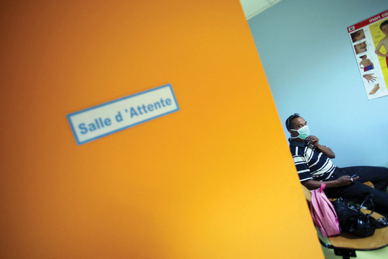 Covid-19: quatre communes de La Réunion sous couvre-feu Covid-19: quatre communes de La Réunion sous couvre-feu