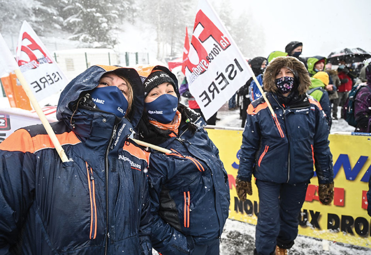 Dans les Alpes, la détresse des saisonniers privés d'emploi