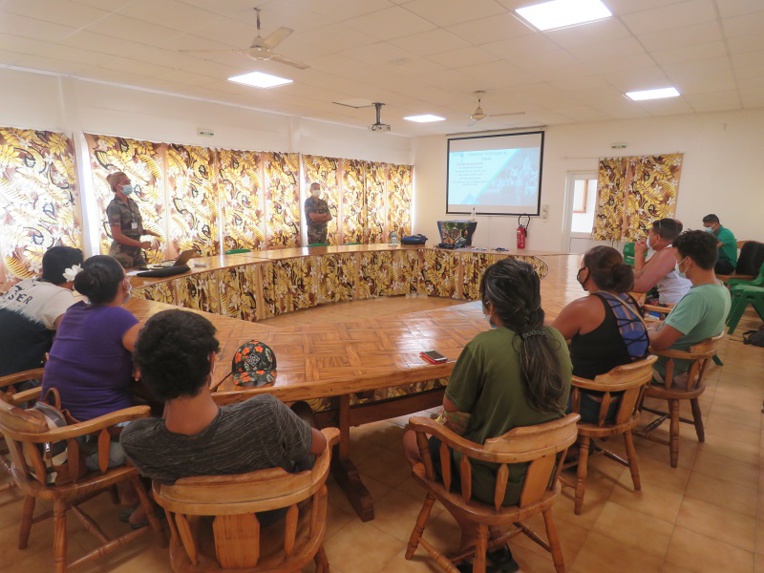 Le RSMA à la rencontre de la jeunesse de Moorea Le RSMA à la rencontre de la jeunesse de Moorea