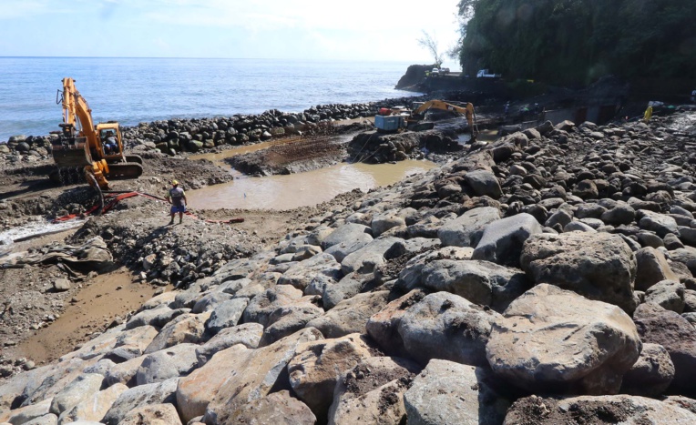 Fritch et Temeharo visitent pour 1,3 milliard de chantiers sur la côte Est
