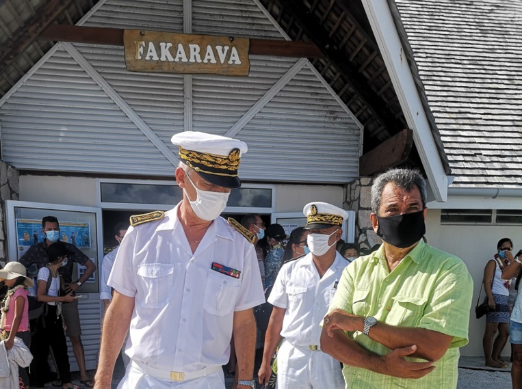 Le gouvernement et L'Etat en visite aux Tuamotu Le gouvernement et L'Etat en visite aux Tuamotu
