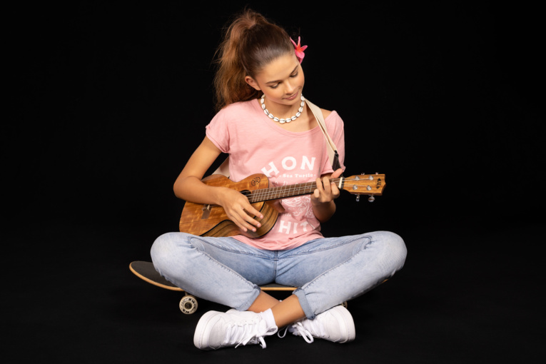 Noémie Tahiti chante son amour pour la Polynésie Noémie Tahiti chante son amour pour la Polynésie