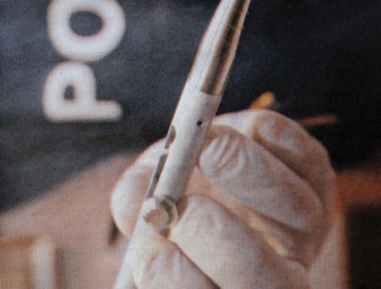 A Nice, elle soigne un blessé par balles et se blesse avec son stylo-pistolet A Nice, elle soigne un blessé par balles et se blesse avec son stylo-pistolet