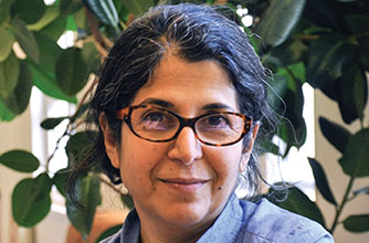 Spécialiste du chiisme et de l'Iran post-révolutionnaire à Sciences Po Paris, Mme Adelkhah a pour sa part été arrêtée le 5 juin 2019 à Téhéran.