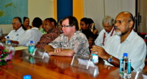 le groupe de contact du Forum et ses ministres de Tuvalu, de Papouasie-Nouvelle-Guinée, de Nouvelle-Zélande et de Vanuatu (crédit photo : ministère fidjien de l’information)