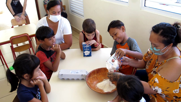 Une crêpe party à la Maison de l'enfance de Nuku Hiva Une crêpe party à la Maison de l'enfance de Nuku Hiva