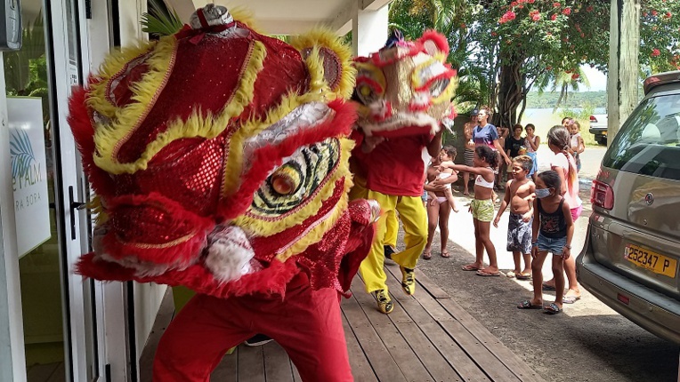 Bora Bora a reçu la visite du lion