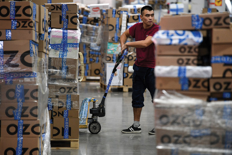 Ozon, "l'Amazon russe", veut recruter 1.200 informaticiens en 2021 Ozon, "l'Amazon russe", veut recruter 1.200 informaticiens en 2021