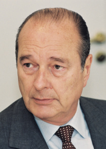 Jacques Chirac fut celui qui fit définitivement cesser les expérimentations à Moruroa. Mais c’est aussi lui qui décida de la dernière salve, fin 1995, début 1996.
