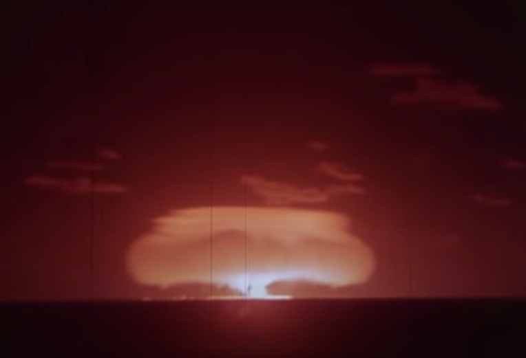 ​Explosion de réactions