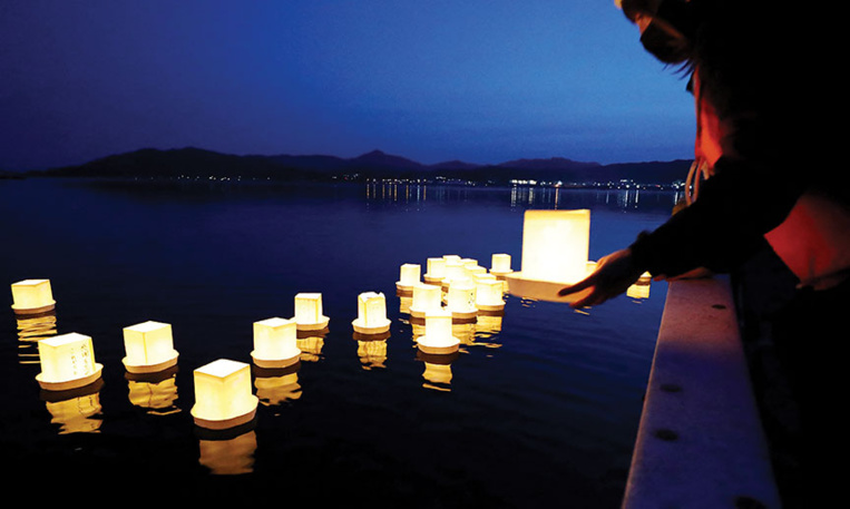 Le Japon se fige pour les dix ans de la triple catastrophe de 2011