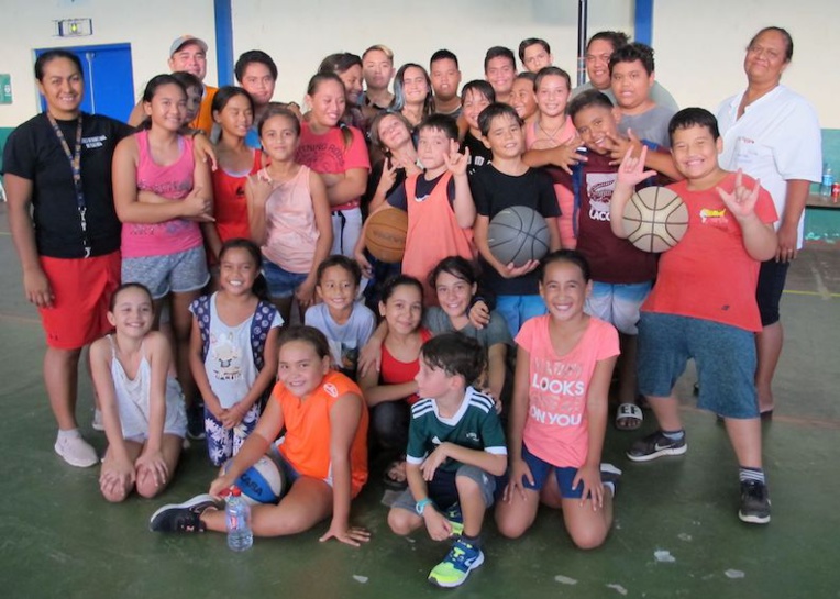 Le district de basketball de Nuku Hiva compte à présent une soixantaine de jeunes joueurs. Le district de basketball de Nuku Hiva compte à présent une soixantaine de jeunes joueurs.