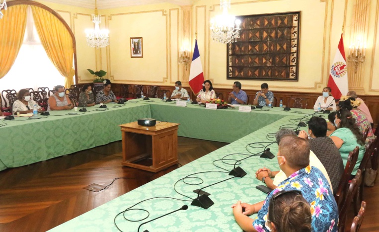 ​La Convention d'insertion sociale présentée aux tāvana de la Société