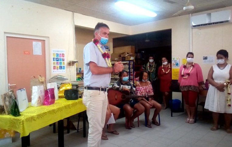 Jean-Philippe Ritzler, proviseur du collège de Hao, lors de la remise des prix. Jean-Philippe Ritzler, proviseur du collège de Hao, lors de la remise des prix.