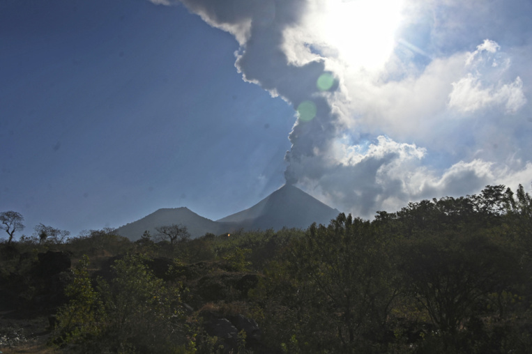 Guatemala: fermeture de l'aéroport international à cause de cendres volcaniques