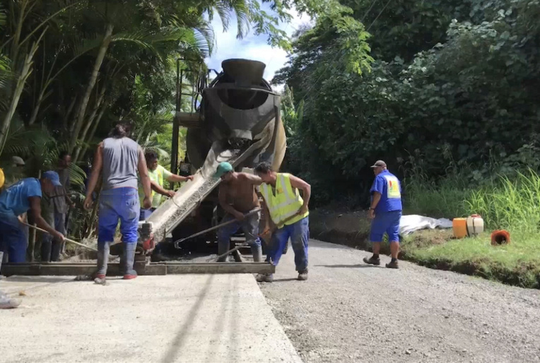 Bientôt une route āpī à Mangareva Bientôt une route āpī à Mangareva