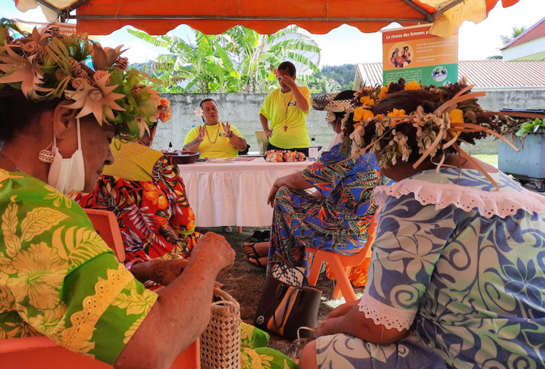 Honneur aux vahine et māmā de Rurutu Honneur aux vahine et māmā de Rurutu